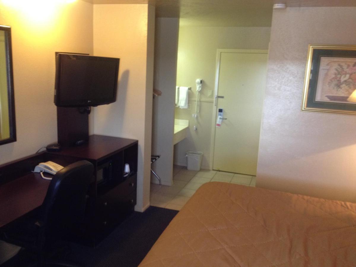 Colonial Inn Monahans Tx מראה חיצוני תמונה