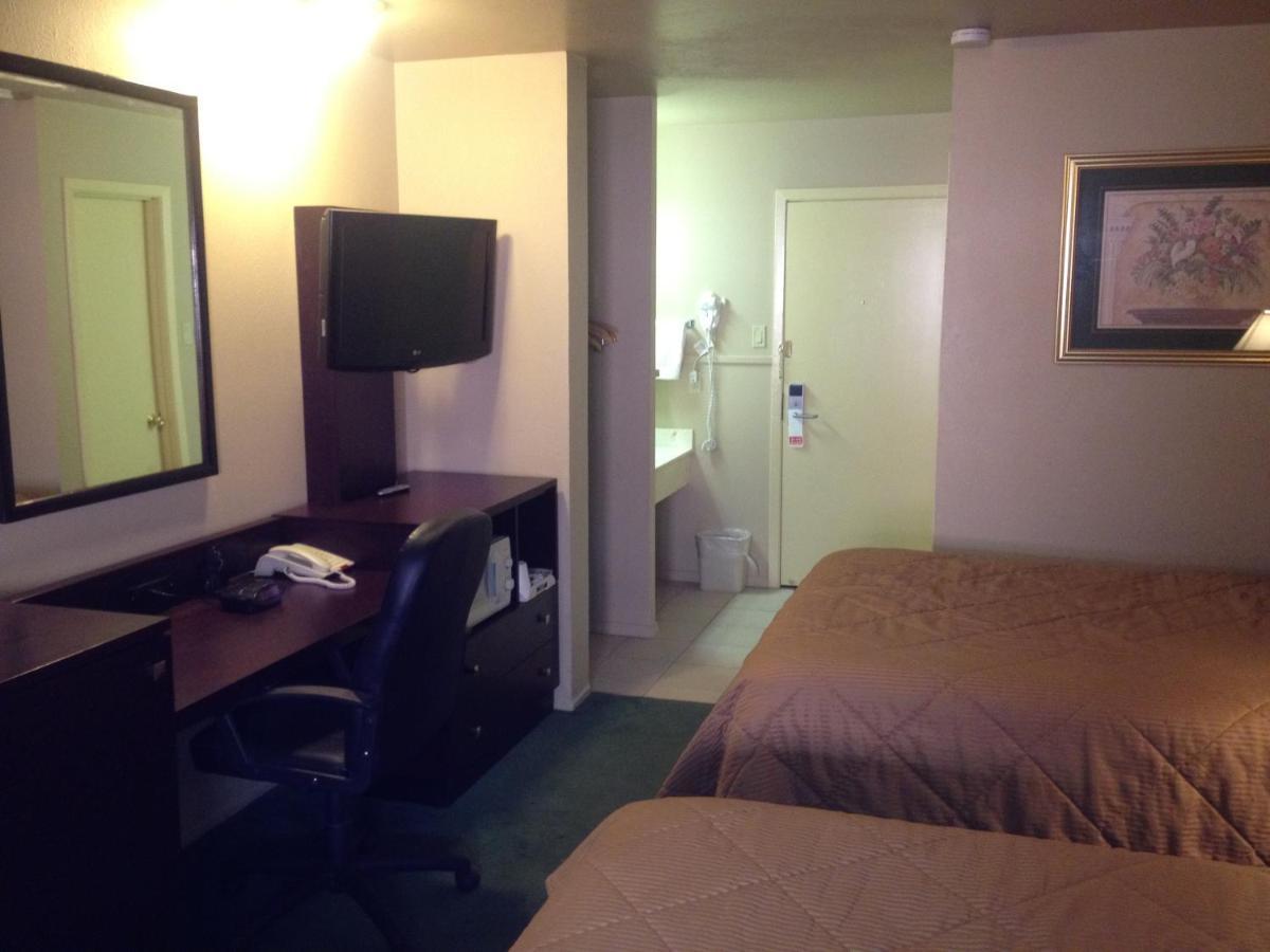 Colonial Inn Monahans Tx מראה חיצוני תמונה